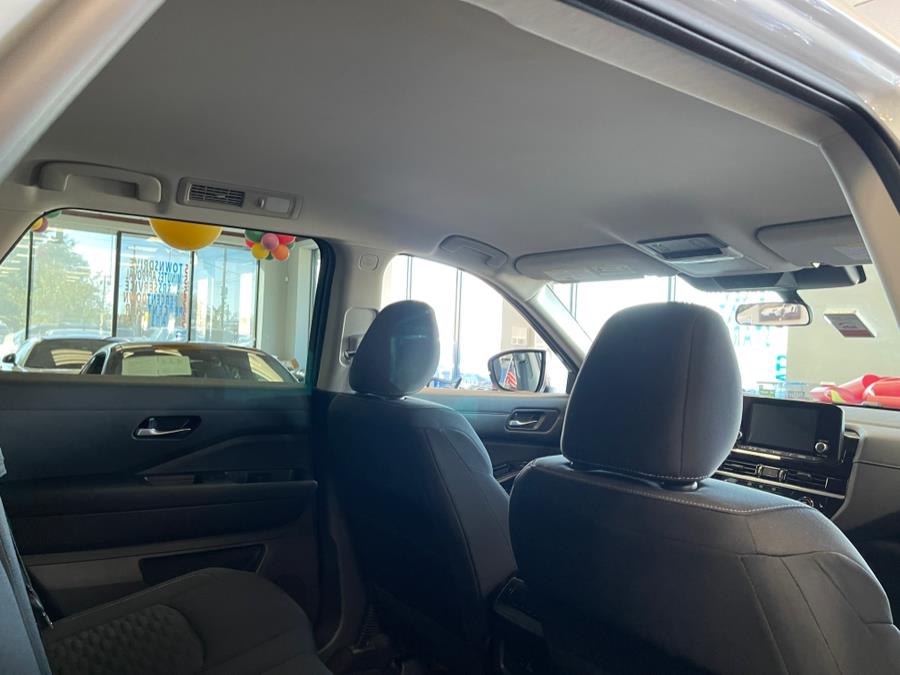 2022 Nissan Pathfinder SV 4WD, available for sale in Inwood, New York | 5 Towns Drive. Inwood, New York 2022 Nissan Pathfinder SV 4WD, available for sale in Inwood, New York | 5 Towns Drive. Inwood, New York