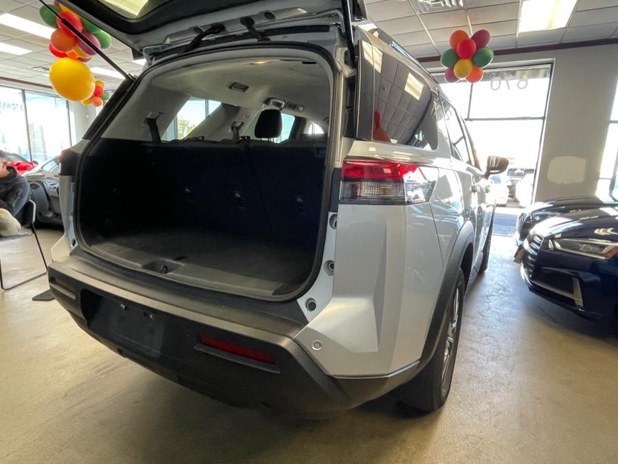 2022 Nissan Pathfinder SV 4WD, available for sale in Inwood, New York | 5 Towns Drive. Inwood, New York 2022 Nissan Pathfinder SV 4WD, available for sale in Inwood, New York | 5 Towns Drive. Inwood, New York