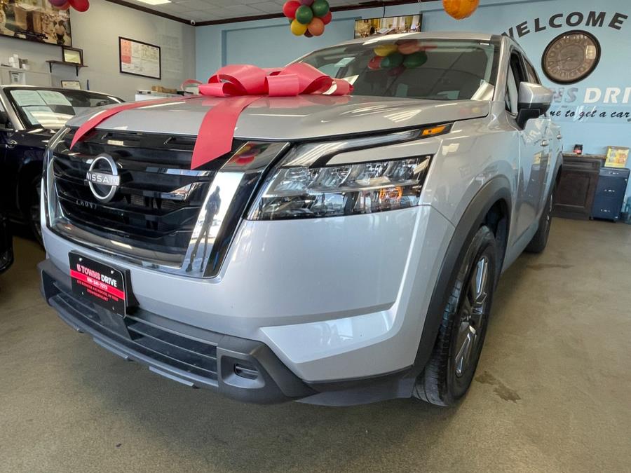 2022 Nissan Pathfinder SV 4WD, available for sale in Inwood, New York | 5 Towns Drive. Inwood, New York 2022 Nissan Pathfinder SV 4WD, available for sale in Inwood, New York | 5 Towns Drive. Inwood, New York