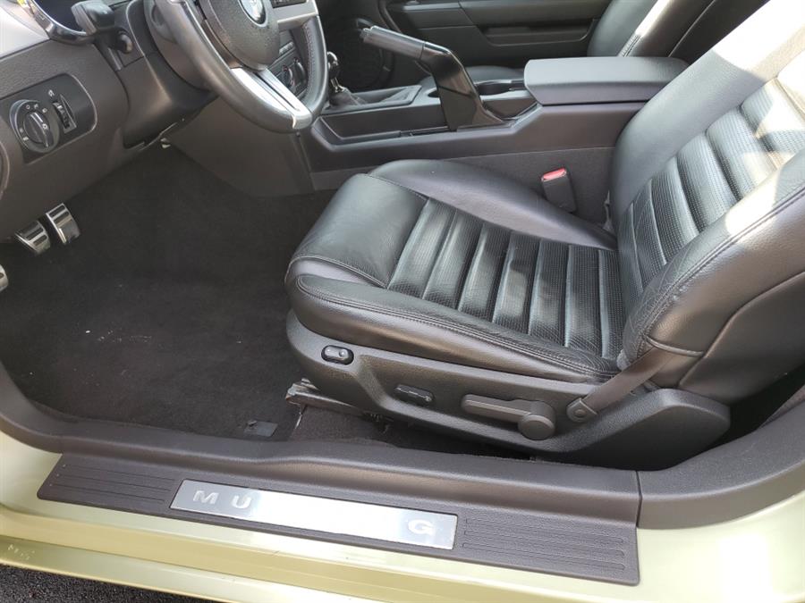 2006 Ford Mustang 2dr Cpe GT Premium, available for sale in Islip, New York | L.I. Auto Gallery. Islip, New York 2006 Ford Mustang 2dr Cpe GT Premium, available for sale in Islip, New York | L.I. Auto Gallery. Islip, New York