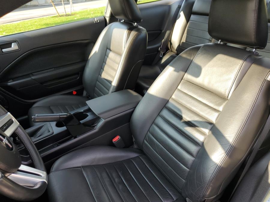 2006 Ford Mustang 2dr Cpe GT Premium, available for sale in Islip, New York | L.I. Auto Gallery. Islip, New York 2006 Ford Mustang 2dr Cpe GT Premium, available for sale in Islip, New York | L.I. Auto Gallery. Islip, New York