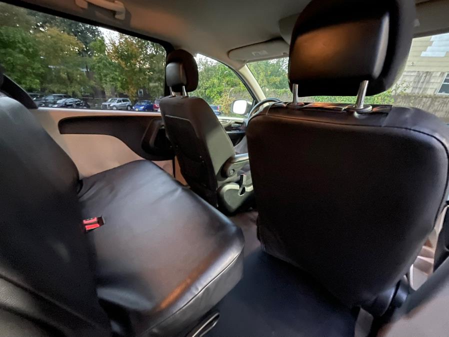 2017 Dodge Grand Caravan SE Wagon, available for sale in Irvington, New Jersey | Elis Motors Corp. Irvington, New Jersey 2017 Dodge Grand Caravan SE Wagon, available for sale in Irvington, New Jersey | Elis Motors Corp. Irvington, New Jersey