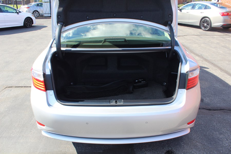 2014 Lexus ES 300h 4dr Sdn Hybrid, available for sale in Deer Park, New York | Car Tec Enterprise Leasing & Sales LLC. Deer Park, New York 2014 Lexus ES 300h 4dr Sdn Hybrid, available for sale in Deer Park, New York | Car Tec Enterprise Leasing & Sales LLC. Deer Park, New York