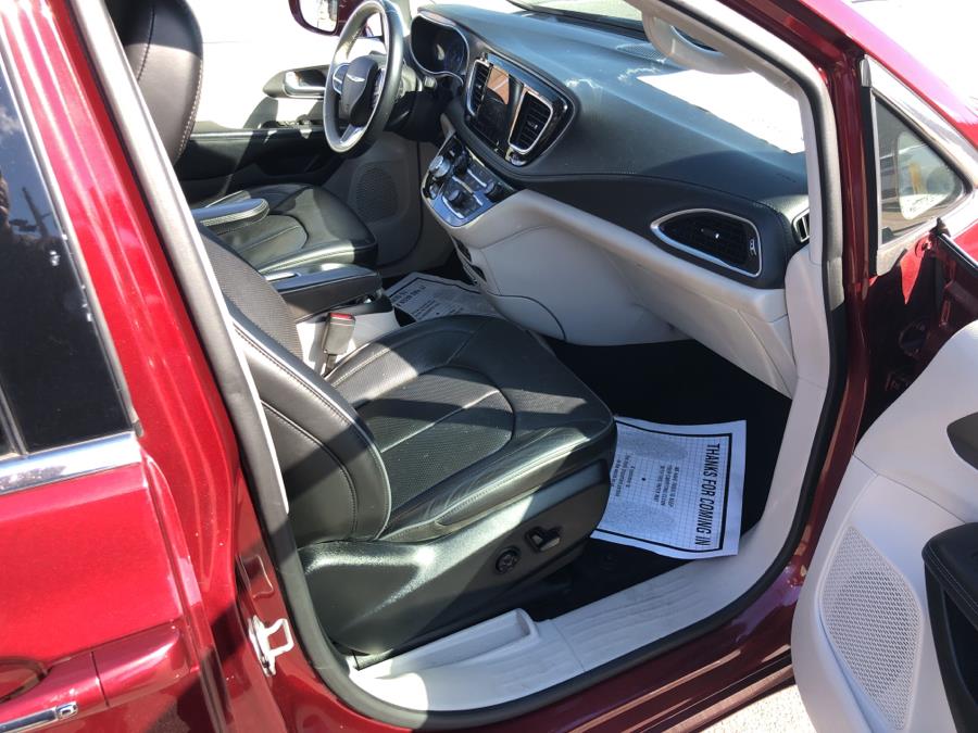 2018 Chrysler Pacifica Limited FWD, available for sale in Franklin Square, New York | Signature Auto Sales. Franklin Square, New York 2018 Chrysler Pacifica Limited FWD, available for sale in Franklin Square, New York | Signature Auto Sales. Franklin Square, New York
