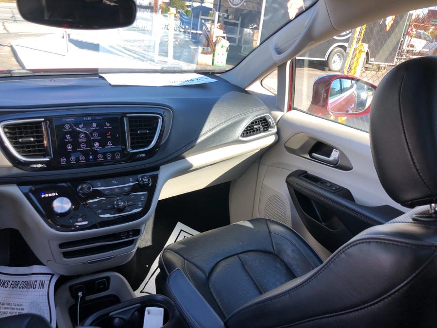 2018 Chrysler Pacifica Limited FWD, available for sale in Franklin Square, New York | Signature Auto Sales. Franklin Square, New York 2018 Chrysler Pacifica Limited FWD, available for sale in Franklin Square, New York | Signature Auto Sales. Franklin Square, New York