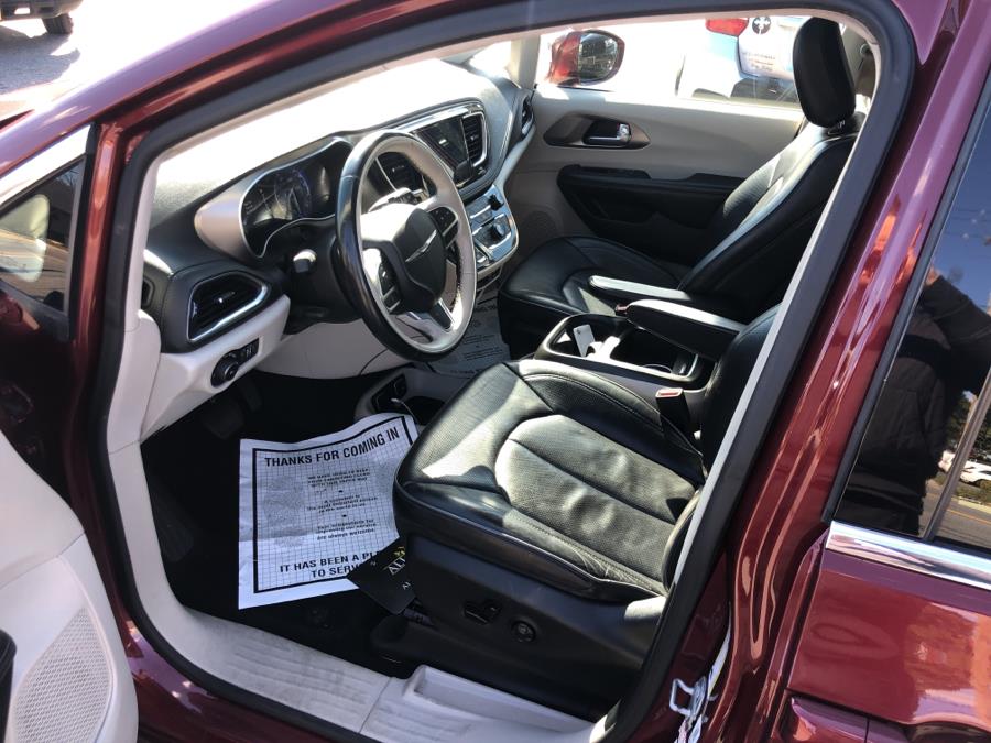 2018 Chrysler Pacifica Limited FWD, available for sale in Franklin Square, New York | Signature Auto Sales. Franklin Square, New York 2018 Chrysler Pacifica Limited FWD, available for sale in Franklin Square, New York | Signature Auto Sales. Franklin Square, New York