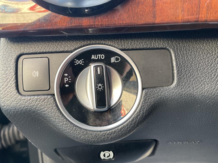2013 Mercedes-Benz GLK-Class 4MATIC 4dr GLK350, available for sale in Hartford, Connecticut | Lex Autos LLC. Hartford, Connecticut 2013 Mercedes-Benz GLK-Class 4MATIC 4dr GLK350, available for sale in Hartford, Connecticut | Lex Autos LLC. Hartford, Connecticut