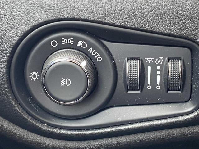 Used Jeep Renegade Latitude 2021 | Eastchester Motor Cars. Bronx, New York Used Jeep Renegade Latitude 2021 | Eastchester Motor Cars. Bronx, New York