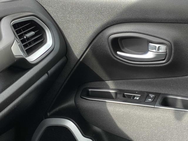 Used Jeep Renegade Latitude 2021 | Eastchester Motor Cars. Bronx, New York Used Jeep Renegade Latitude 2021 | Eastchester Motor Cars. Bronx, New York