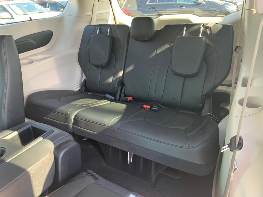 Used Chrysler Pacifica Touring L FWD 2020 | European Auto Expo. Lodi, New Jersey Used Chrysler Pacifica Touring L FWD 2020 | European Auto Expo. Lodi, New Jersey