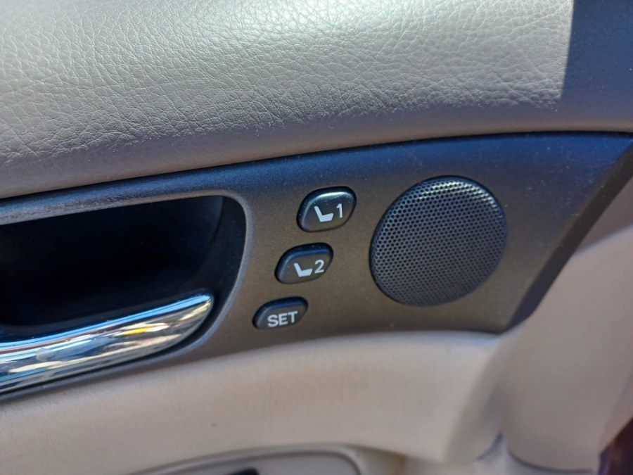 Used Lexus ES 300 4dr Sdn 2003 | Payless Auto Sale. South Hadley, Massachusetts Used Lexus ES 300 4dr Sdn 2003 | Payless Auto Sale. South Hadley, Massachusetts