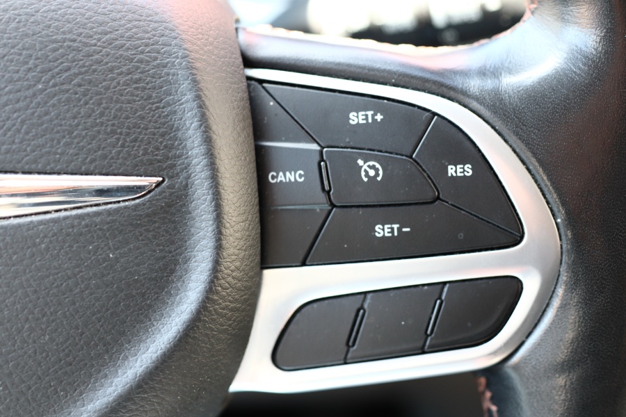 2020 Chrysler Pacifica Touring L FWD, available for sale in Jamaica, New York | Hillside Auto Mall Inc.. Jamaica, New York 2020 Chrysler Pacifica Touring L FWD, available for sale in Jamaica, New York | Hillside Auto Mall Inc.. Jamaica, New York