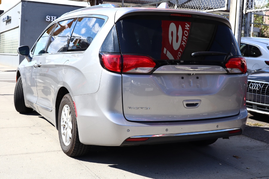 2020 Chrysler Pacifica Touring L FWD, available for sale in Jamaica, New York | Hillside Auto Mall Inc.. Jamaica, New York 2020 Chrysler Pacifica Touring L FWD, available for sale in Jamaica, New York | Hillside Auto Mall Inc.. Jamaica, New York