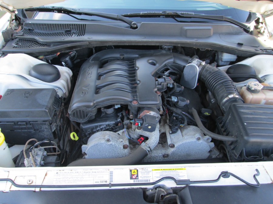 2010 Dodge Charger 4dr Sdn SXT RWD, available for sale in Levittown, Pennsylvania | Levittown Auto. Levittown, Pennsylvania 2010 Dodge Charger 4dr Sdn SXT RWD, available for sale in Levittown, Pennsylvania | Levittown Auto. Levittown, Pennsylvania