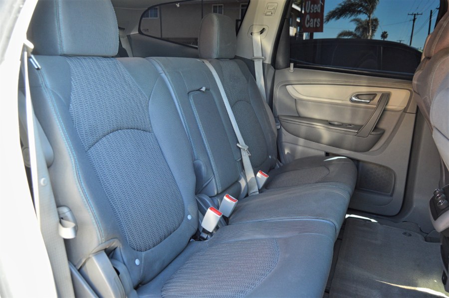 Used Chevrolet Traverse FWD 4dr LT w/1LT 2017 | Fusion Motors Inc. Moreno Valley, California Used Chevrolet Traverse FWD 4dr LT w/1LT 2017 | Fusion Motors Inc. Moreno Valley, California