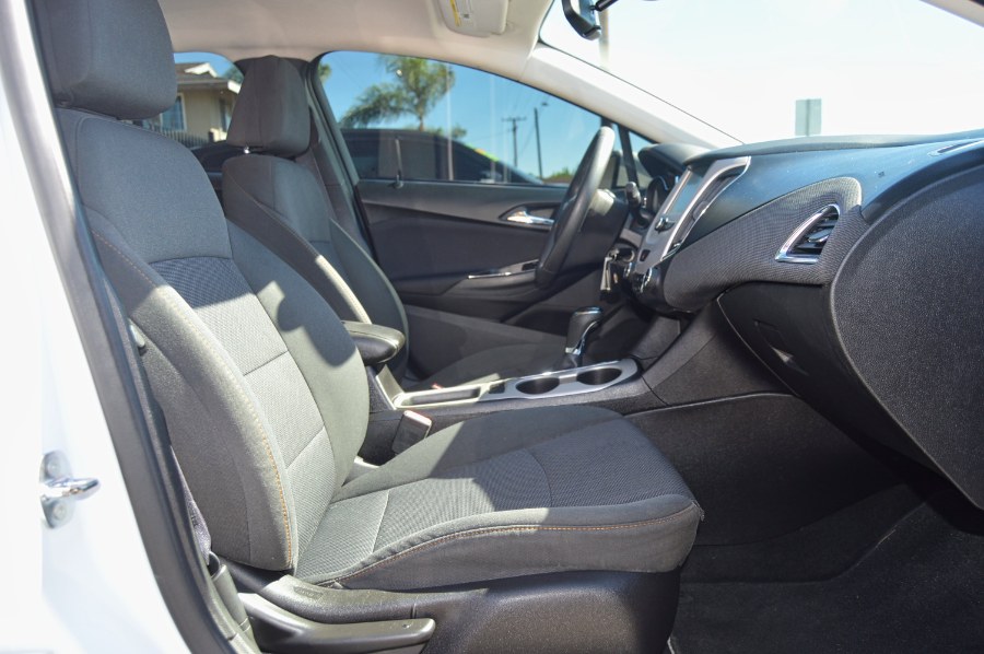 Used Chevrolet Cruze 4dr Sdn 1.4L LS w/1SB 2017 | Fusion Motors Inc. Moreno Valley, California Used Chevrolet Cruze 4dr Sdn 1.4L LS w/1SB 2017 | Fusion Motors Inc. Moreno Valley, California
