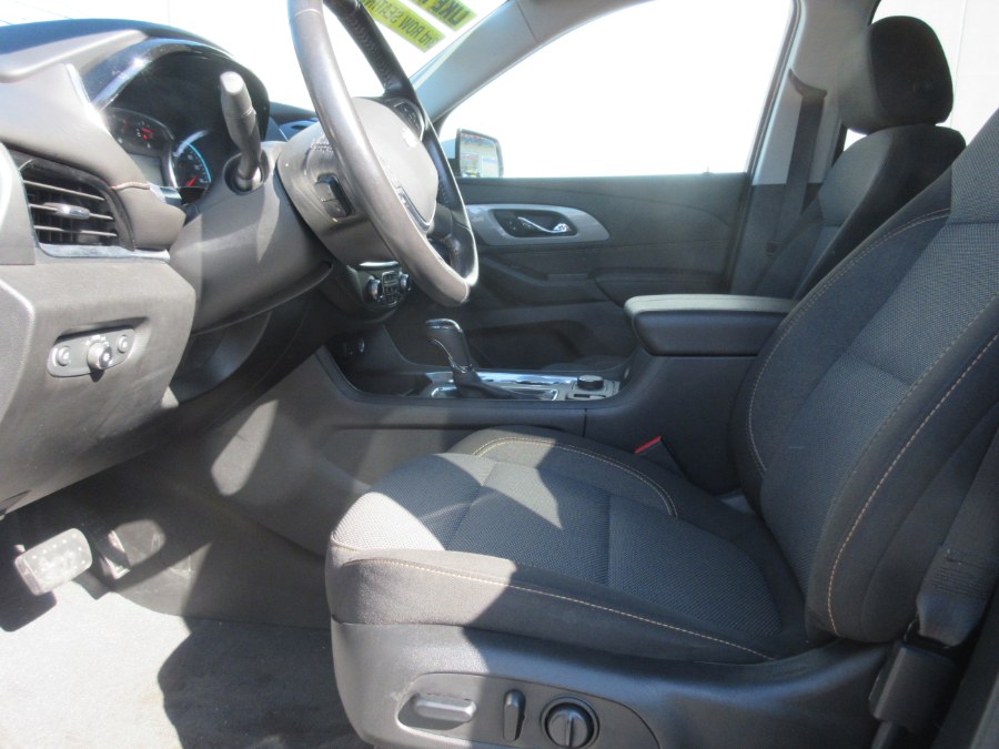 Used Chevrolet Traverse FWD 4dr LT Cloth w/1LT 2020 | Route 27 Auto Mall. Linden, New Jersey Used Chevrolet Traverse FWD 4dr LT Cloth w/1LT 2020 | Route 27 Auto Mall. Linden, New Jersey