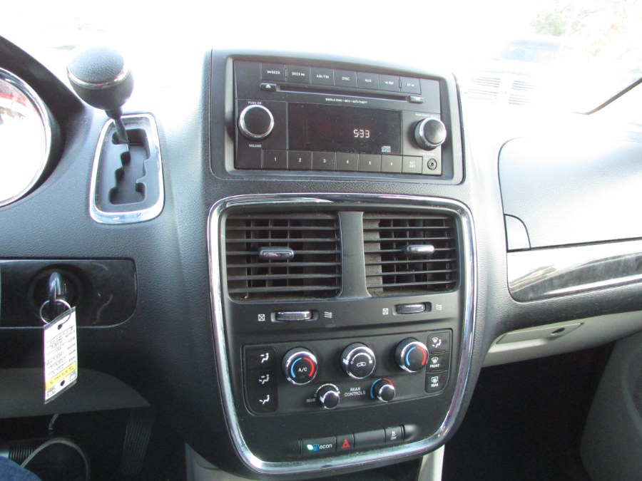2013 Dodge Grand Caravan 4dr Wgn SXT, available for sale in East Windsor, Connecticut | United Auto Sales of E Windsor, Inc. East Windsor, Connecticut 2013 Dodge Grand Caravan 4dr Wgn SXT, available for sale in East Windsor, Connecticut | United Auto Sales of E Windsor, Inc. East Windsor, Connecticut