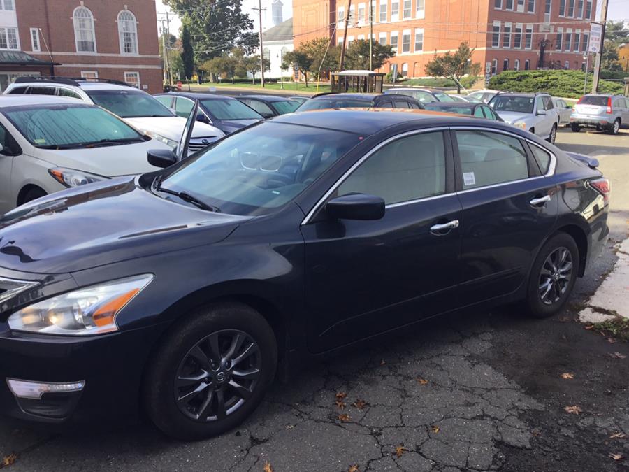 2015 Nissan Altima Sv 4 doors, available for sale in Manchester, Connecticut | Liberty Motors. Manchester, Connecticut 2015 Nissan Altima Sv 4 doors, available for sale in Manchester, Connecticut | Liberty Motors. Manchester, Connecticut