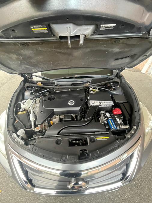 Used Nissan Altima 4dr Sdn I4 2.5 SL 2014 | Supreme Automotive. New Britain, Connecticut Used Nissan Altima 4dr Sdn I4 2.5 SL 2014 | Supreme Automotive. New Britain, Connecticut