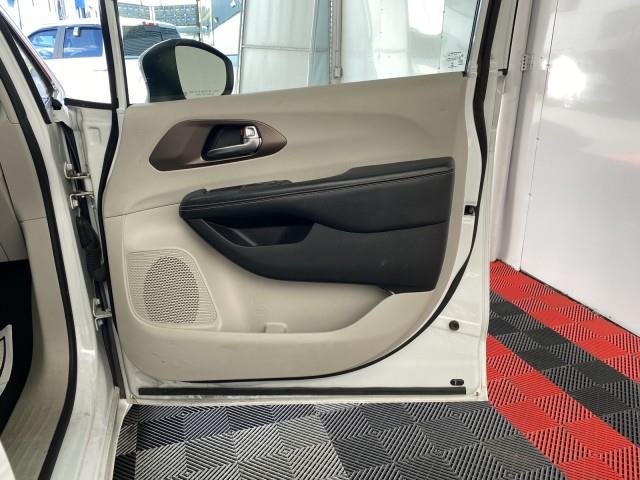 Used Chrysler Voyager LXI 2020 | Queens Auto Mall. Richmond Hill, New York Used Chrysler Voyager LXI 2020 | Queens Auto Mall. Richmond Hill, New York