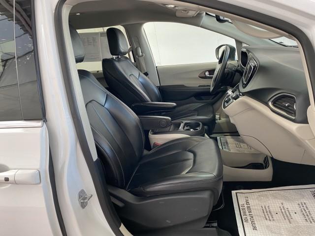 Used Chrysler Voyager LXI 2020 | Queens Auto Mall. Richmond Hill, New York Used Chrysler Voyager LXI 2020 | Queens Auto Mall. Richmond Hill, New York