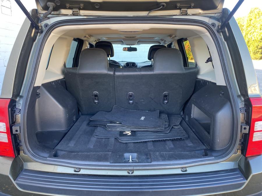 Used Jeep Patriot 4WD 4dr Latitude 2015 | Dealertown Auto Wholesalers. Milford, Connecticut Used Jeep Patriot 4WD 4dr Latitude 2015 | Dealertown Auto Wholesalers. Milford, Connecticut