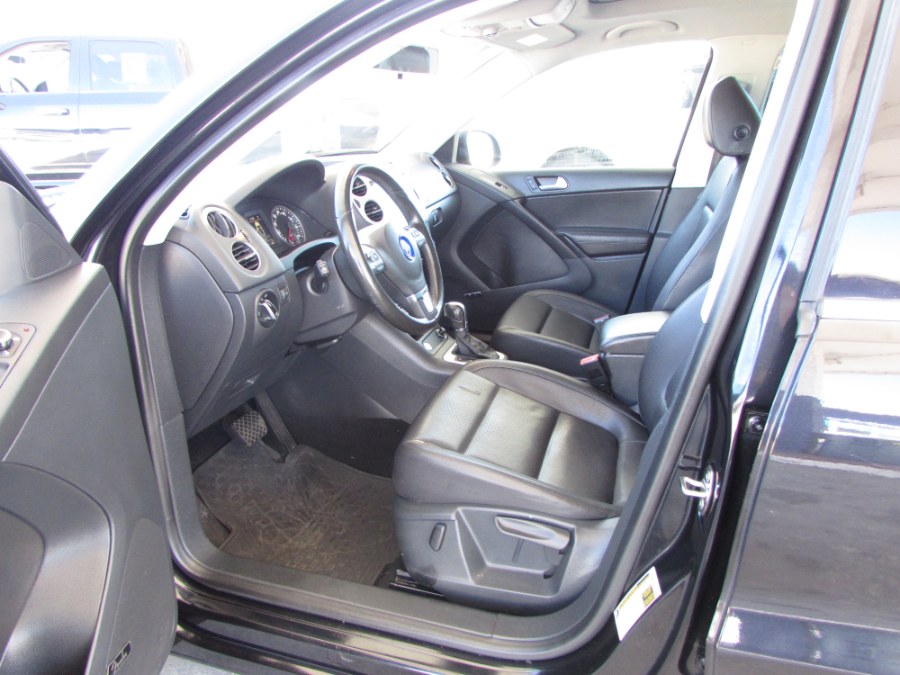 2014 Volkswagen Tiguan 2WD 4dr Auto R-Line, available for sale in Orlando, Florida | VIP Auto Enterprise, Inc. Orlando, Florida 2014 Volkswagen Tiguan 2WD 4dr Auto R-Line, available for sale in Orlando, Florida | VIP Auto Enterprise, Inc. Orlando, Florida
