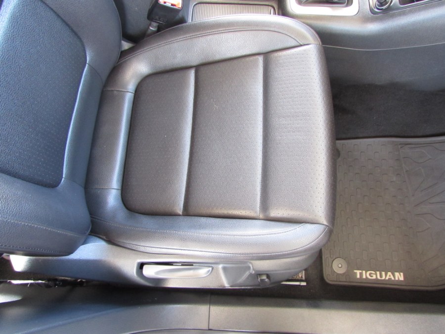 2014 Volkswagen Tiguan 2WD 4dr Auto R-Line, available for sale in Orlando, Florida | VIP Auto Enterprise, Inc. Orlando, Florida 2014 Volkswagen Tiguan 2WD 4dr Auto R-Line, available for sale in Orlando, Florida | VIP Auto Enterprise, Inc. Orlando, Florida