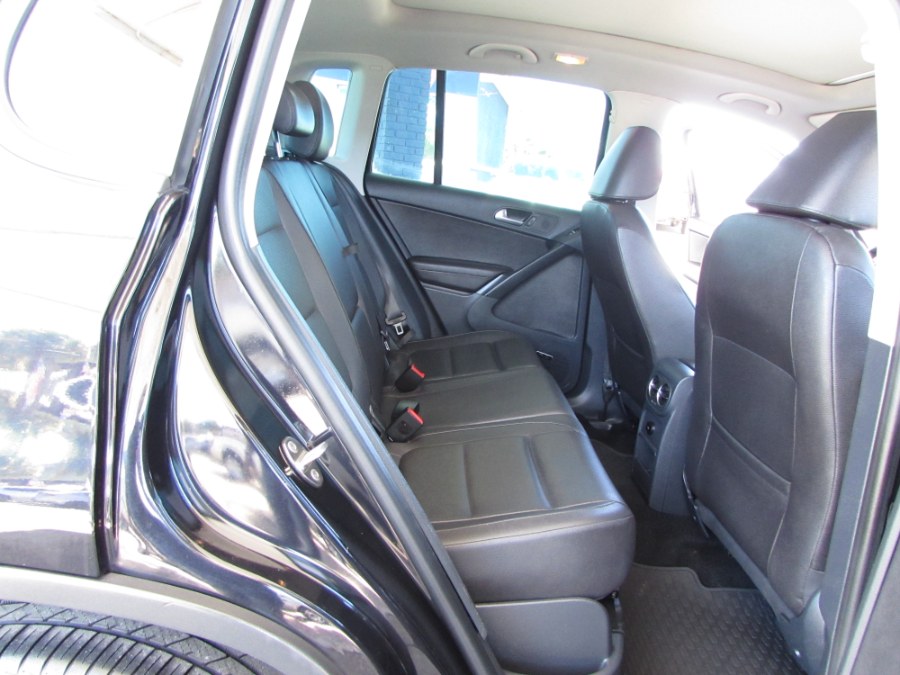 2014 Volkswagen Tiguan 2WD 4dr Auto R-Line, available for sale in Orlando, Florida | VIP Auto Enterprise, Inc. Orlando, Florida 2014 Volkswagen Tiguan 2WD 4dr Auto R-Line, available for sale in Orlando, Florida | VIP Auto Enterprise, Inc. Orlando, Florida