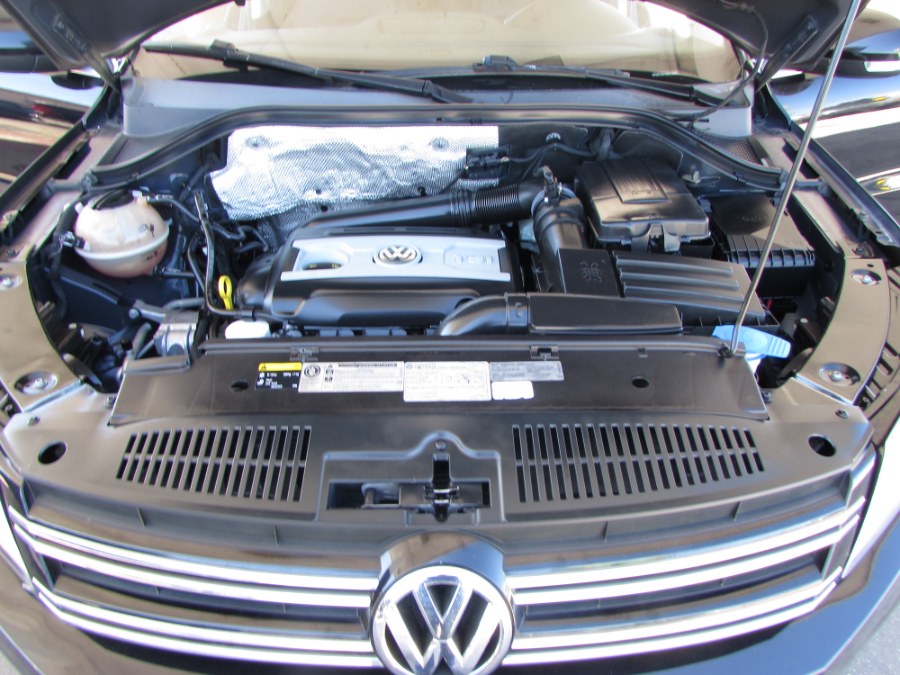 2014 Volkswagen Tiguan 2WD 4dr Auto R-Line, available for sale in Orlando, Florida | VIP Auto Enterprise, Inc. Orlando, Florida 2014 Volkswagen Tiguan 2WD 4dr Auto R-Line, available for sale in Orlando, Florida | VIP Auto Enterprise, Inc. Orlando, Florida