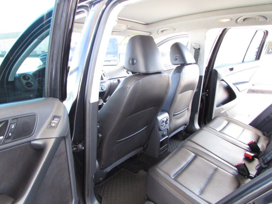 2014 Volkswagen Tiguan 2WD 4dr Auto R-Line, available for sale in Orlando, Florida | VIP Auto Enterprise, Inc. Orlando, Florida 2014 Volkswagen Tiguan 2WD 4dr Auto R-Line, available for sale in Orlando, Florida | VIP Auto Enterprise, Inc. Orlando, Florida