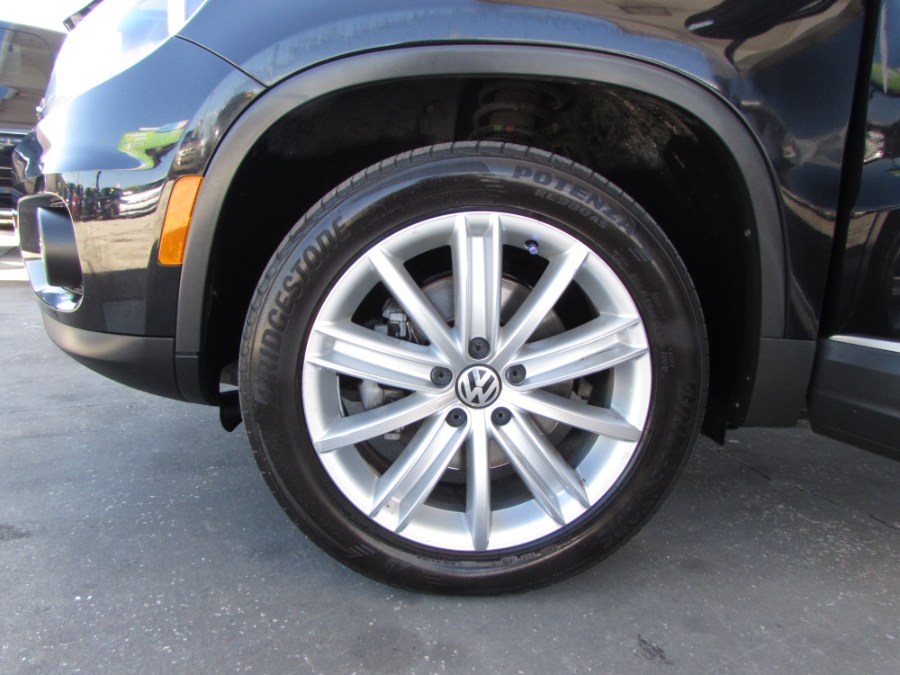2014 Volkswagen Tiguan 2WD 4dr Auto R-Line, available for sale in Orlando, Florida | VIP Auto Enterprise, Inc. Orlando, Florida 2014 Volkswagen Tiguan 2WD 4dr Auto R-Line, available for sale in Orlando, Florida | VIP Auto Enterprise, Inc. Orlando, Florida