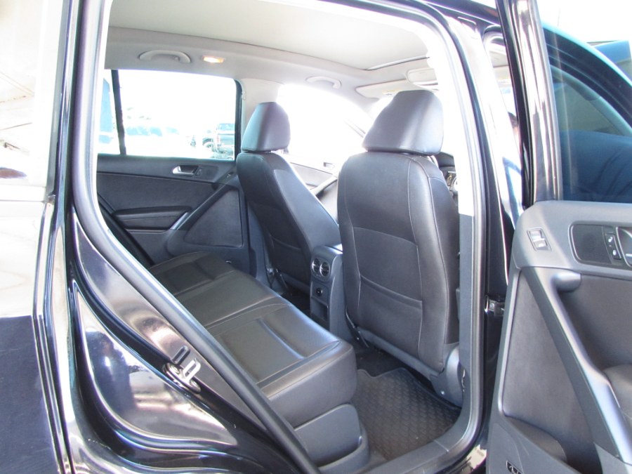 2014 Volkswagen Tiguan 2WD 4dr Auto R-Line, available for sale in Orlando, Florida | VIP Auto Enterprise, Inc. Orlando, Florida 2014 Volkswagen Tiguan 2WD 4dr Auto R-Line, available for sale in Orlando, Florida | VIP Auto Enterprise, Inc. Orlando, Florida