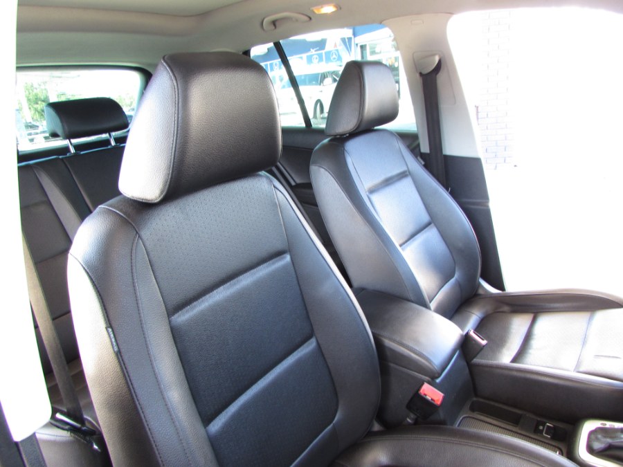 2014 Volkswagen Tiguan 2WD 4dr Auto R-Line, available for sale in Orlando, Florida | VIP Auto Enterprise, Inc. Orlando, Florida 2014 Volkswagen Tiguan 2WD 4dr Auto R-Line, available for sale in Orlando, Florida | VIP Auto Enterprise, Inc. Orlando, Florida