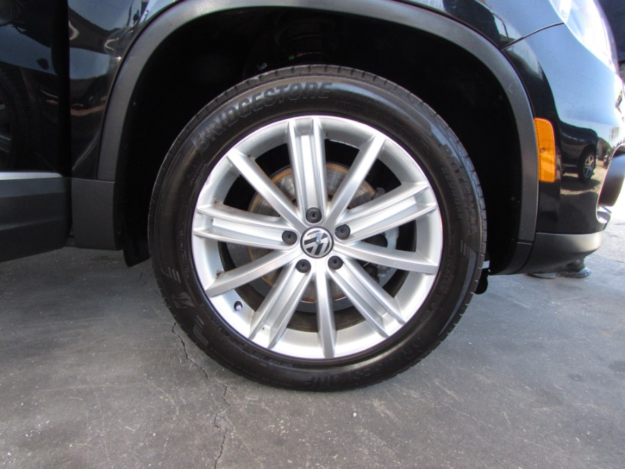 2014 Volkswagen Tiguan 2WD 4dr Auto R-Line, available for sale in Orlando, Florida | VIP Auto Enterprise, Inc. Orlando, Florida 2014 Volkswagen Tiguan 2WD 4dr Auto R-Line, available for sale in Orlando, Florida | VIP Auto Enterprise, Inc. Orlando, Florida