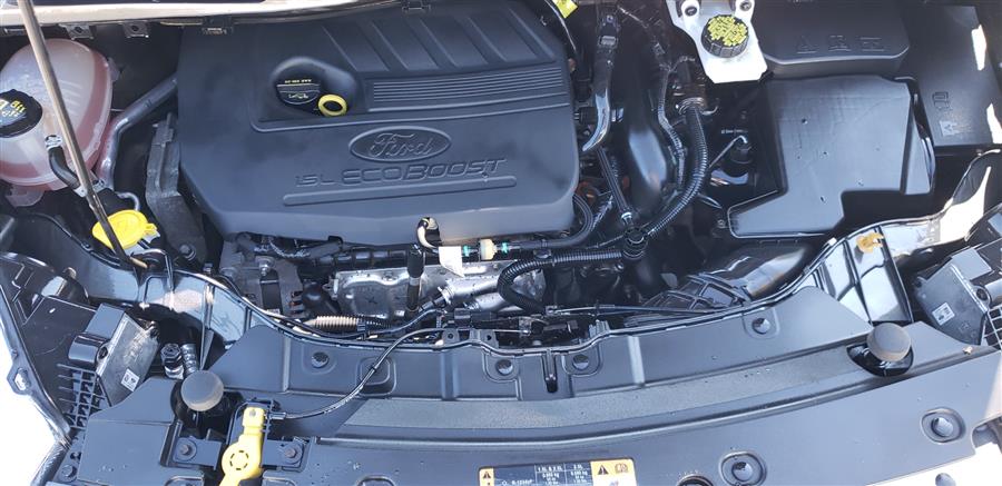 2017 Ford Escape SE FWD, available for sale in Little Ferry, New Jersey | Victoria Preowned Autos Inc. Little Ferry, New Jersey 2017 Ford Escape SE FWD, available for sale in Little Ferry, New Jersey | Victoria Preowned Autos Inc. Little Ferry, New Jersey