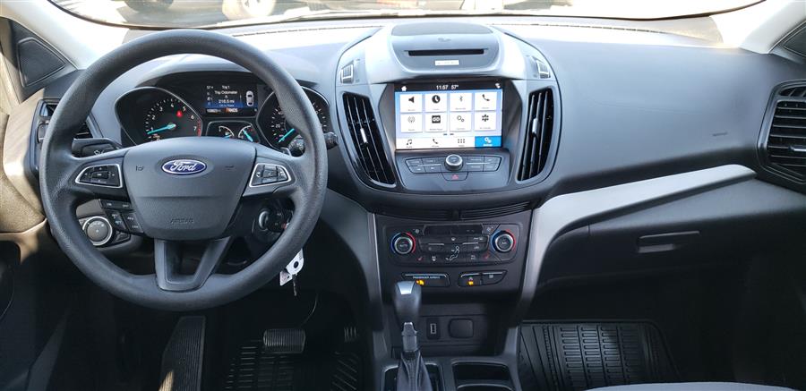 2017 Ford Escape SE FWD, available for sale in Little Ferry, New Jersey | Victoria Preowned Autos Inc. Little Ferry, New Jersey 2017 Ford Escape SE FWD, available for sale in Little Ferry, New Jersey | Victoria Preowned Autos Inc. Little Ferry, New Jersey