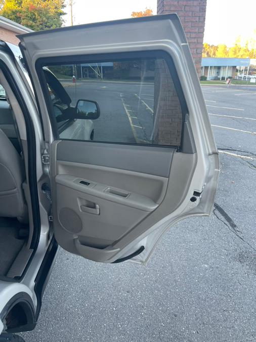 Used Jeep Grand Cherokee 4WD 4dr Laredo 2007 | Supreme Automotive. New Britain, Connecticut Used Jeep Grand Cherokee 4WD 4dr Laredo 2007 | Supreme Automotive. New Britain, Connecticut