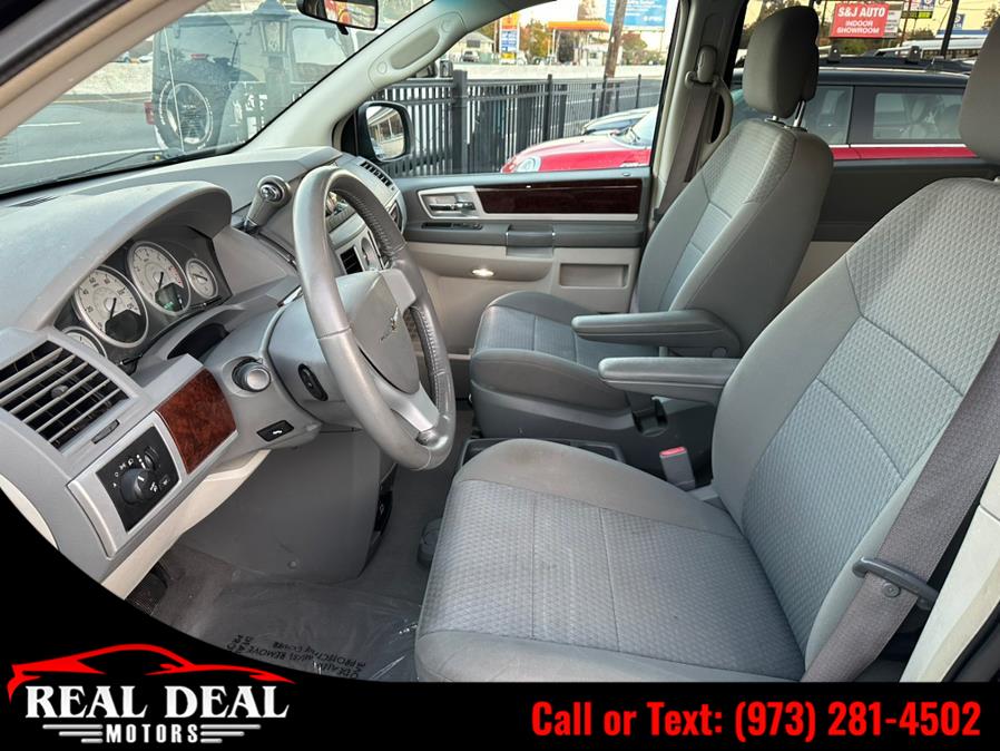 Used Chrysler Town & Country 4dr Wgn Touring 2010 | Real Deal Motors. Lodi, New Jersey Used Chrysler Town & Country 4dr Wgn Touring 2010 | Real Deal Motors. Lodi, New Jersey