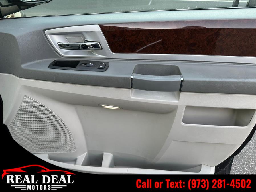 Used Chrysler Town & Country 4dr Wgn Touring 2010 | Real Deal Motors. Lodi, New Jersey Used Chrysler Town & Country 4dr Wgn Touring 2010 | Real Deal Motors. Lodi, New Jersey