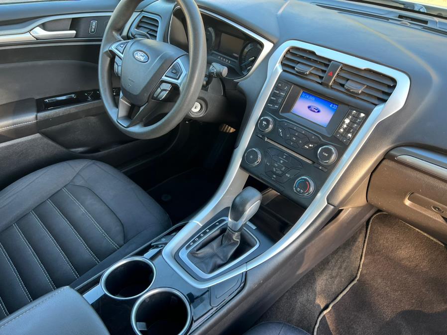 Used Ford Fusion 4dr Sdn SE FWD 2013 | Main Auto of Berlin. Berlin, Connecticut Used Ford Fusion 4dr Sdn SE FWD 2013 | Main Auto of Berlin. Berlin, Connecticut