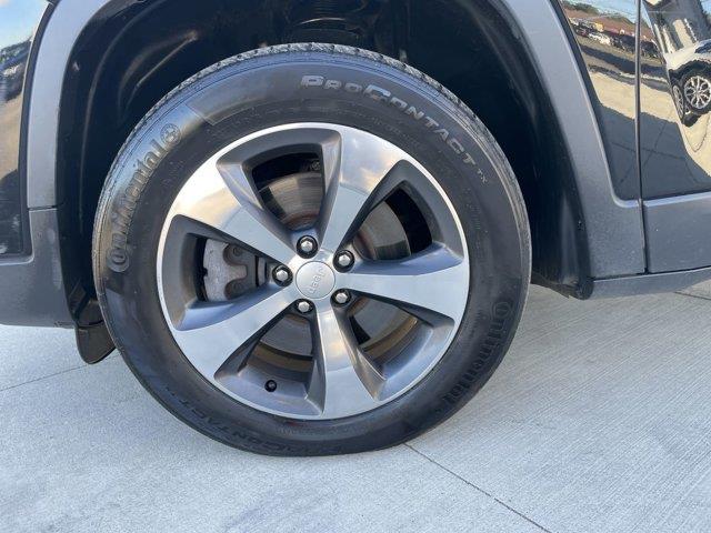 Used Jeep Cherokee Limited 2019 | Camy Cars. Great Neck, New York Used Jeep Cherokee Limited 2019 | Camy Cars. Great Neck, New York