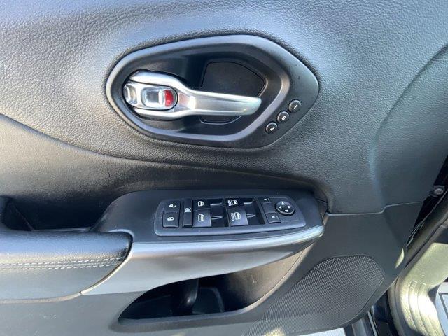 Used Jeep Cherokee Limited 2019 | Camy Cars. Great Neck, New York Used Jeep Cherokee Limited 2019 | Camy Cars. Great Neck, New York