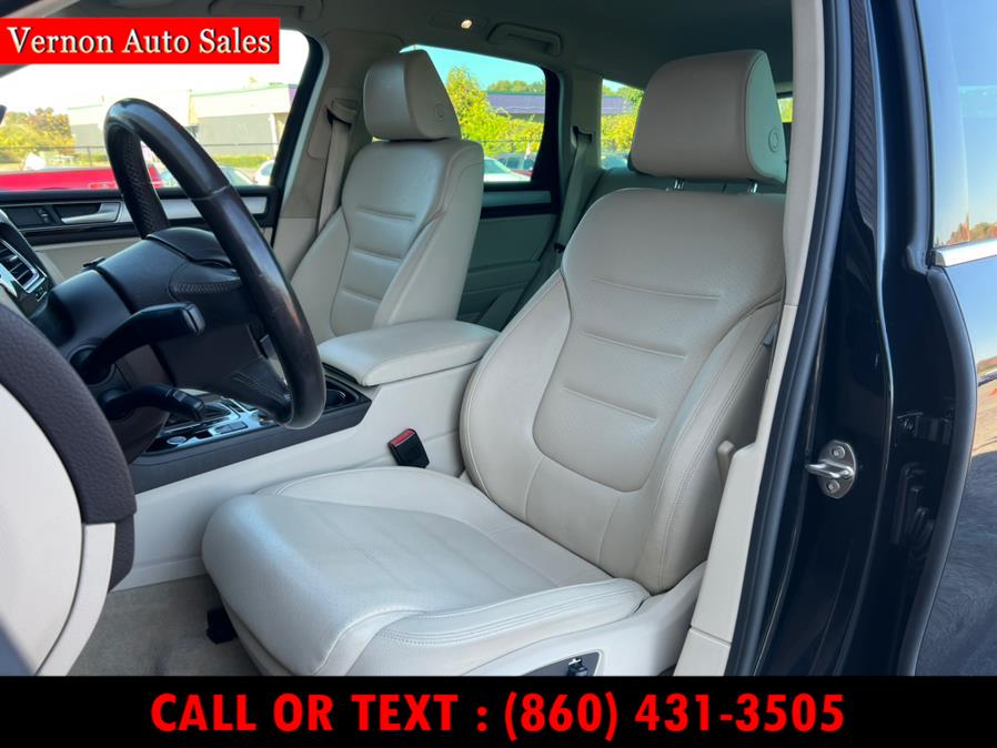 Used Volkswagen Touareg 4dr V6 Sport w/Technology 2016 | Vernon Auto Sale & Service. Manchester, Connecticut Used Volkswagen Touareg 4dr V6 Sport w/Technology 2016 | Vernon Auto Sale & Service. Manchester, Connecticut
