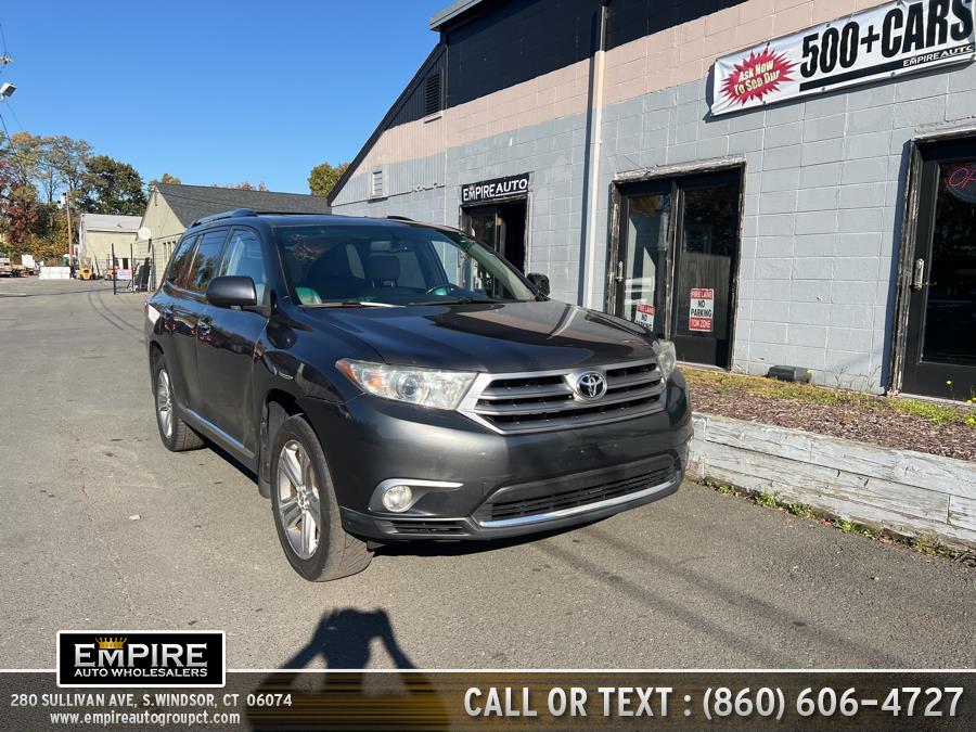 2013 Toyota Highlander 4WD 4dr V6  Limited (Natl), available for sale in S.Windsor, Connecticut | Empire Auto Wholesalers. S.Windsor, Connecticut