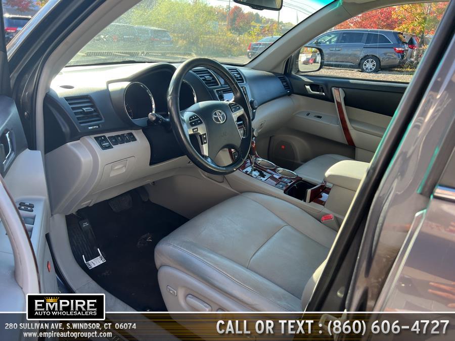 2013 Toyota Highlander 4WD 4dr V6 Limited (Natl), available for sale in S.Windsor, Connecticut | Empire Auto Wholesalers. S.Windsor, Connecticut 2013 Toyota Highlander 4WD 4dr V6 Limited (Natl), available for sale in S.Windsor, Connecticut | Empire Auto Wholesalers. S.Windsor, Connecticut