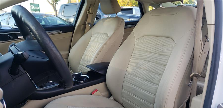 2016 Ford Fusion 4dr Sdn SE FWD, available for sale in Little Ferry, New Jersey | Victoria Preowned Autos Inc. Little Ferry, New Jersey 2016 Ford Fusion 4dr Sdn SE FWD, available for sale in Little Ferry, New Jersey | Victoria Preowned Autos Inc. Little Ferry, New Jersey