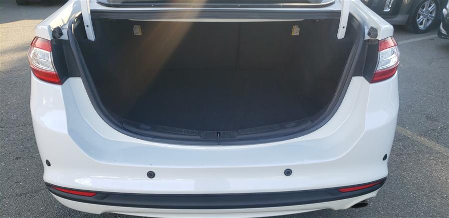 2016 Ford Fusion 4dr Sdn SE FWD, available for sale in Little Ferry, New Jersey | Victoria Preowned Autos Inc. Little Ferry, New Jersey 2016 Ford Fusion 4dr Sdn SE FWD, available for sale in Little Ferry, New Jersey | Victoria Preowned Autos Inc. Little Ferry, New Jersey