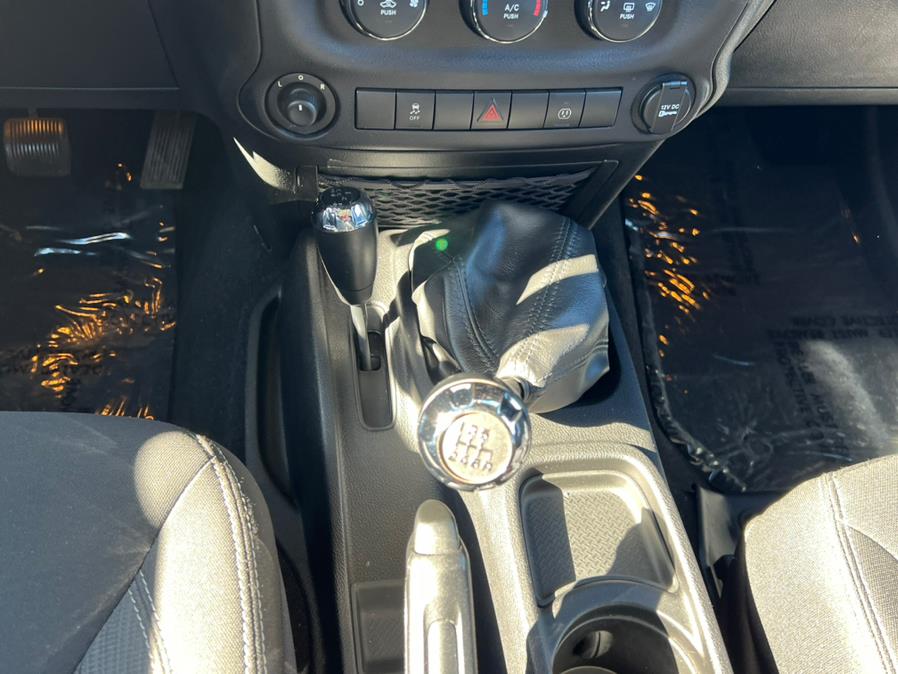 2015 Jeep Wrangler Unlimited 4WD 4dr Rubicon, available for sale in Berlin, Connecticut | Tru Auto Mall. Berlin, Connecticut 2015 Jeep Wrangler Unlimited 4WD 4dr Rubicon, available for sale in Berlin, Connecticut | Tru Auto Mall. Berlin, Connecticut